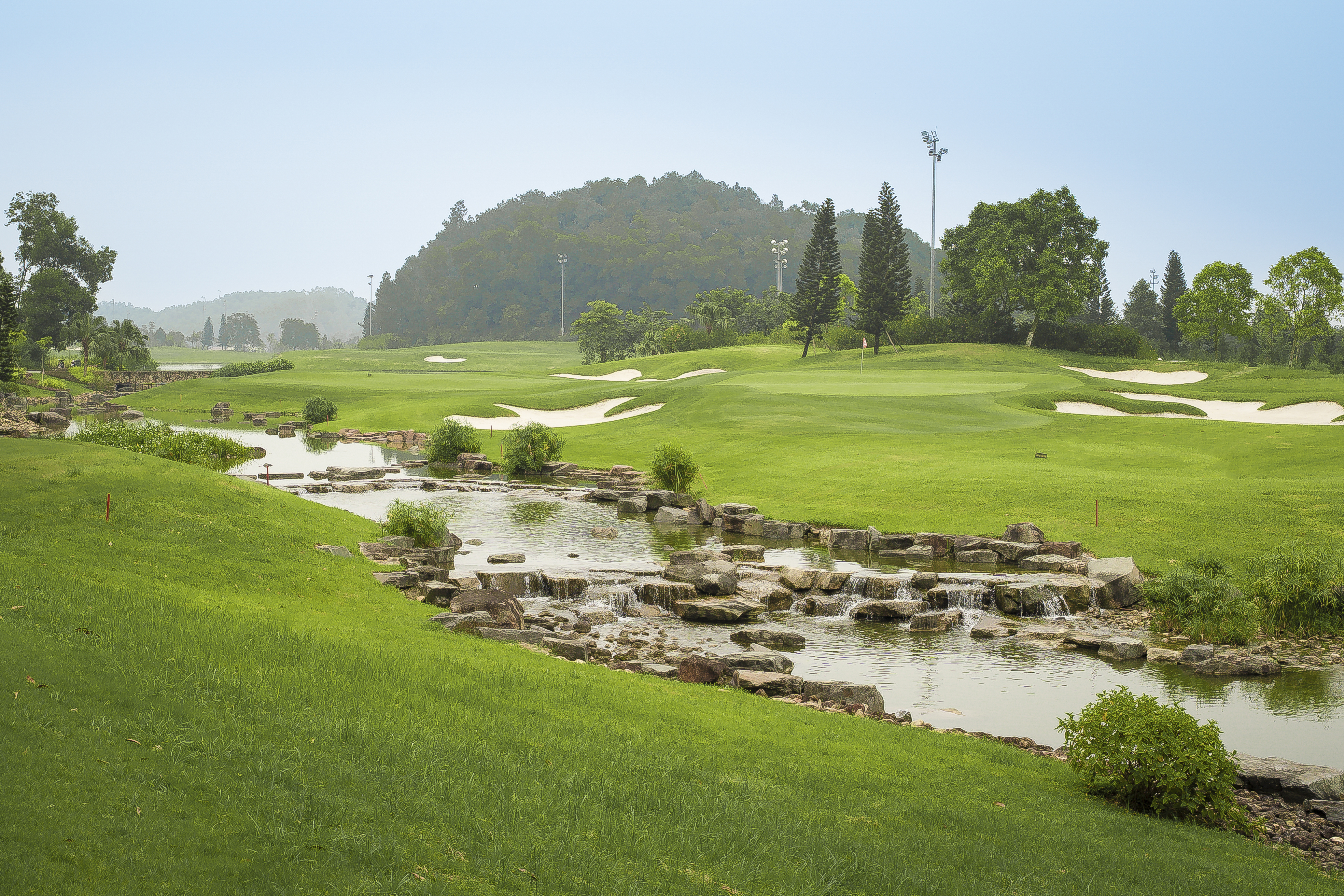 CÔNG TY QUẢN LÝ XÂY DỰNG SÂN GOLF FLAGSTICK